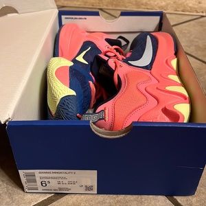 Giannis immortality 2 basketball shoes new In the box sz 6.5 youth fits 8 women